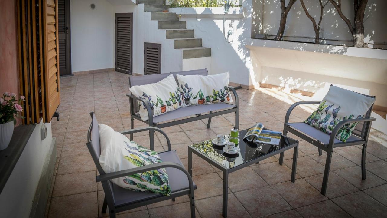 Oasi In Centro - Cala Gonone Apartamento Exterior foto
