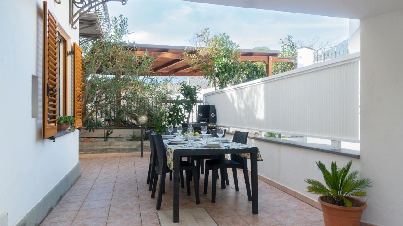 Oasi In Centro - Cala Gonone Apartamento Exterior foto